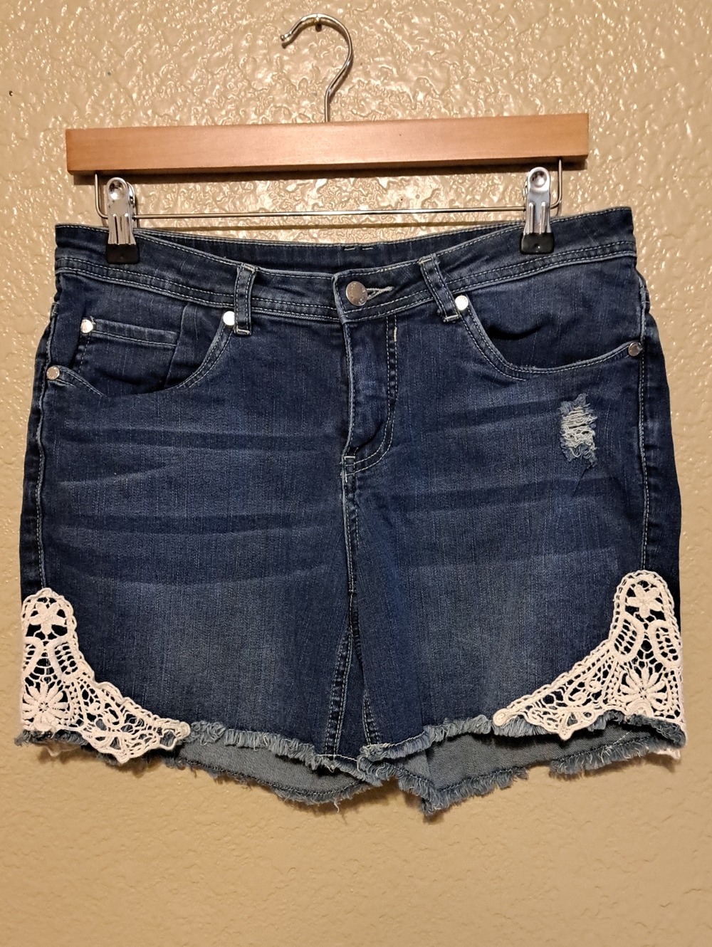 Venus Women's Size 12 Denim Crochet Trim Shorts - Dark Blue